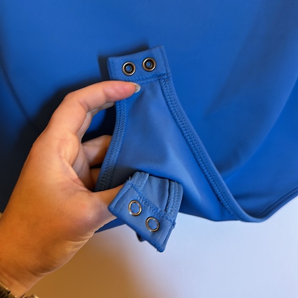 NWT Express Body Contour High Compression
Off The Shoulder Bodysuit Size Small - Picture 5 of 11